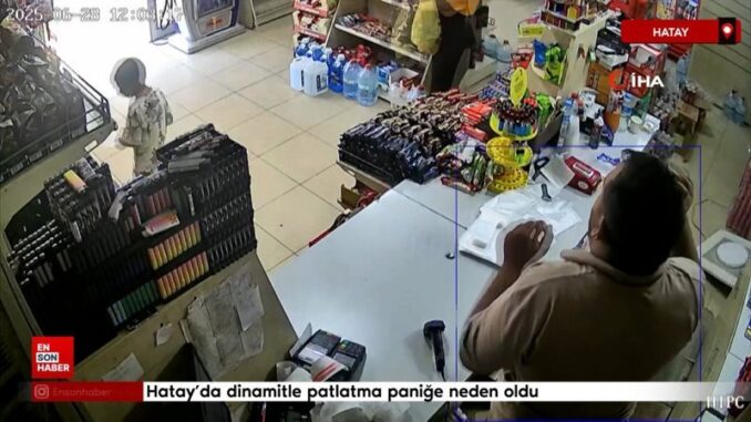 hatayda-dinamitle-patlatma-panige-neden-oldu-marketin-tavani-coktu-BJ5MFcpX.jpg