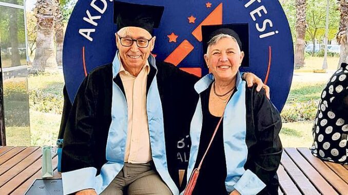 zihni-diri-tutan-universitenin-60-yas-ustu-ogrencileri-ogrenmenin-yasi-yok-kanitladik-HApbWL8q.jpg